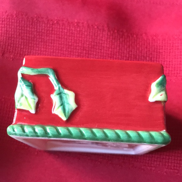 "Remembering Santa" Lidded Box (2.5") - Picture 12 of 15